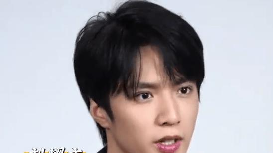 刘耀文谈与易烊千玺合作：紧张又被师兄暖心指引