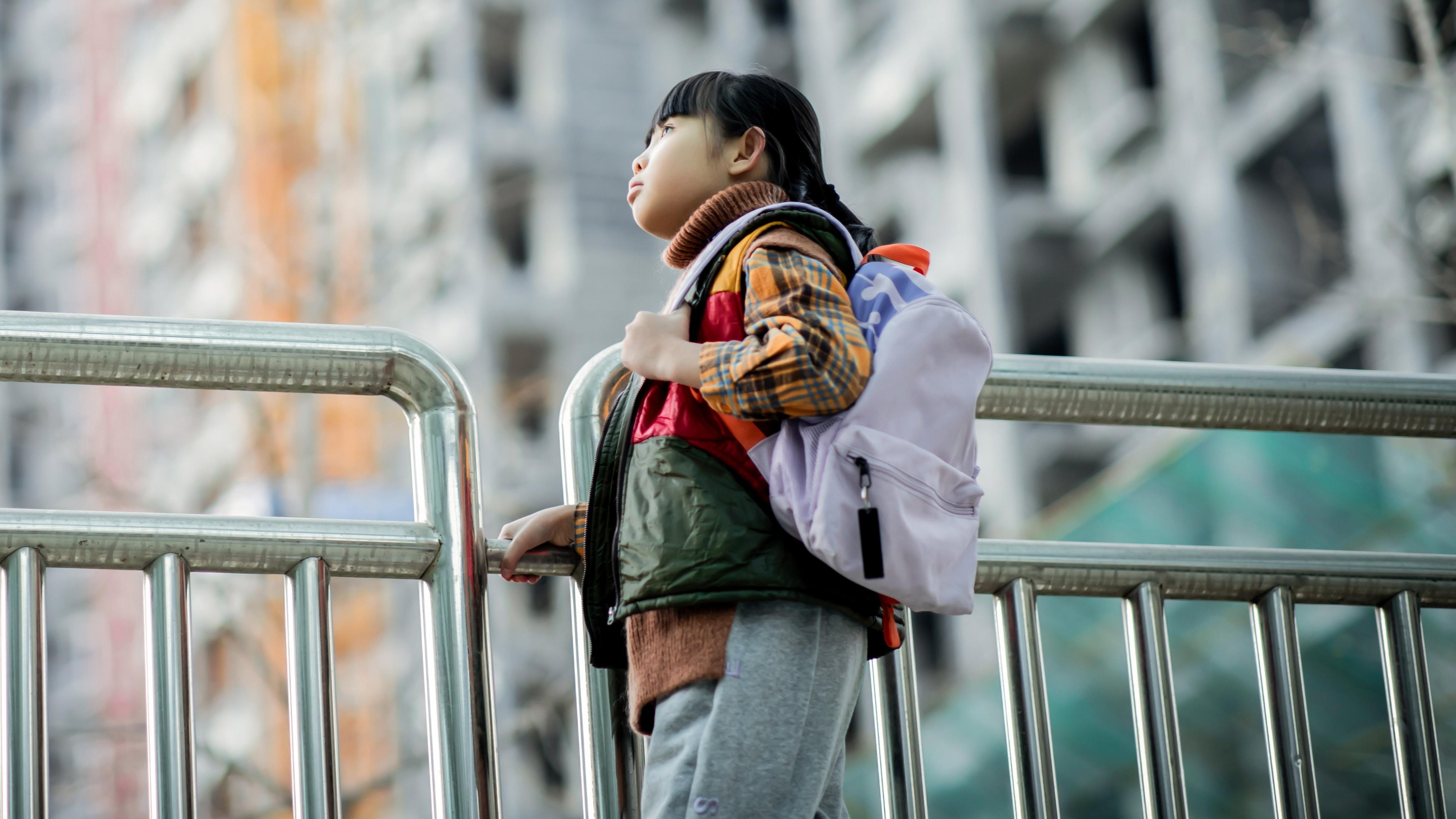 为什么有的孩子长大后对父母很冷漠？看完弃猫效应，你就懂了！