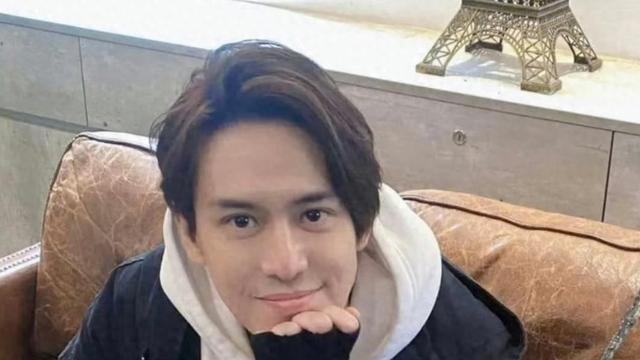 47岁偶像剧男神官宣恋情，出道多年首度认爱，牵手圈外女友超甜蜜