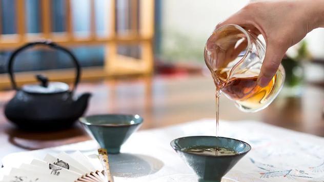 原创诗《老友重逢》，分别后第二天发给老友，他只回了我8个字，你能猜到是哪8个字吗？