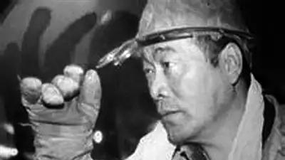 中共九大唯一与毛主席平起平坐的人，后为民弃官，晚年甘做锅炉工