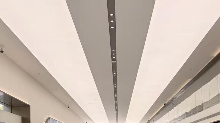 想卖掉老宝马X5，换新款X5或极氪9X，你们怎么选？