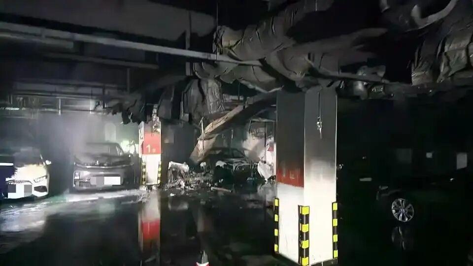 首批营运电车电池迎来退役潮，司机：换电池5万，卖车只值3万，真亏大了！