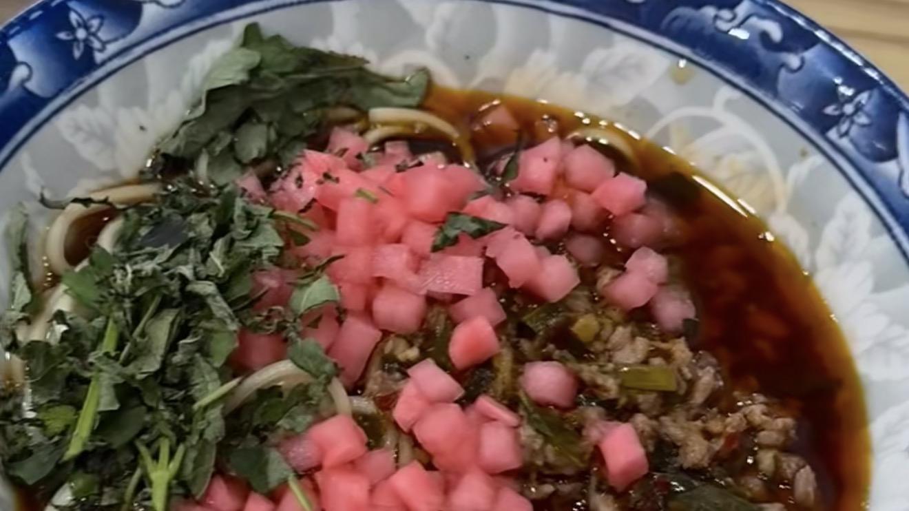 藿香蒜汁面：夏天的开胃神器