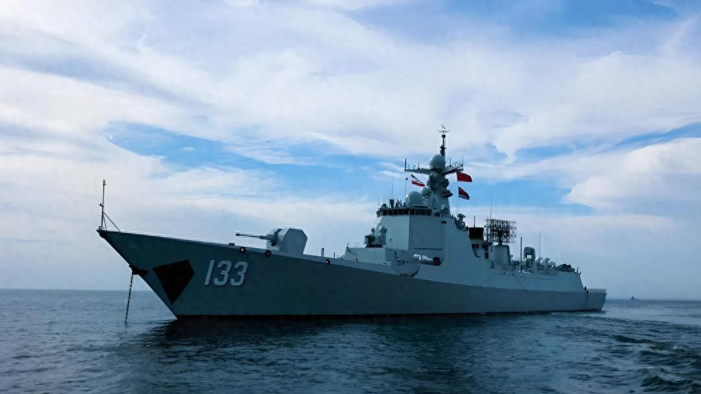 “封锁霍尔木兹海峡”军演，052D临阵缺席，五角大楼看懂了？