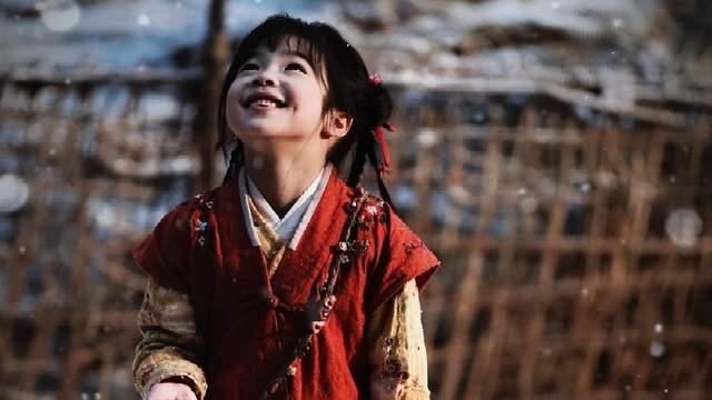 强推！《逐玉》7岁的她是全剧最硬关系户，这后台谁也惹不起！