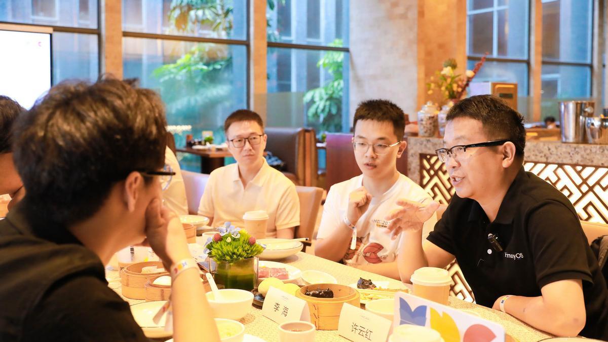 不设限的HDC 2026早餐会，藏着鸿蒙新故事的真实温度