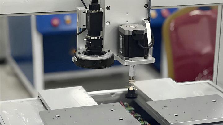 大幅度降低产品生产不良品率，AI缺陷检测系统赋能精密制造全流程