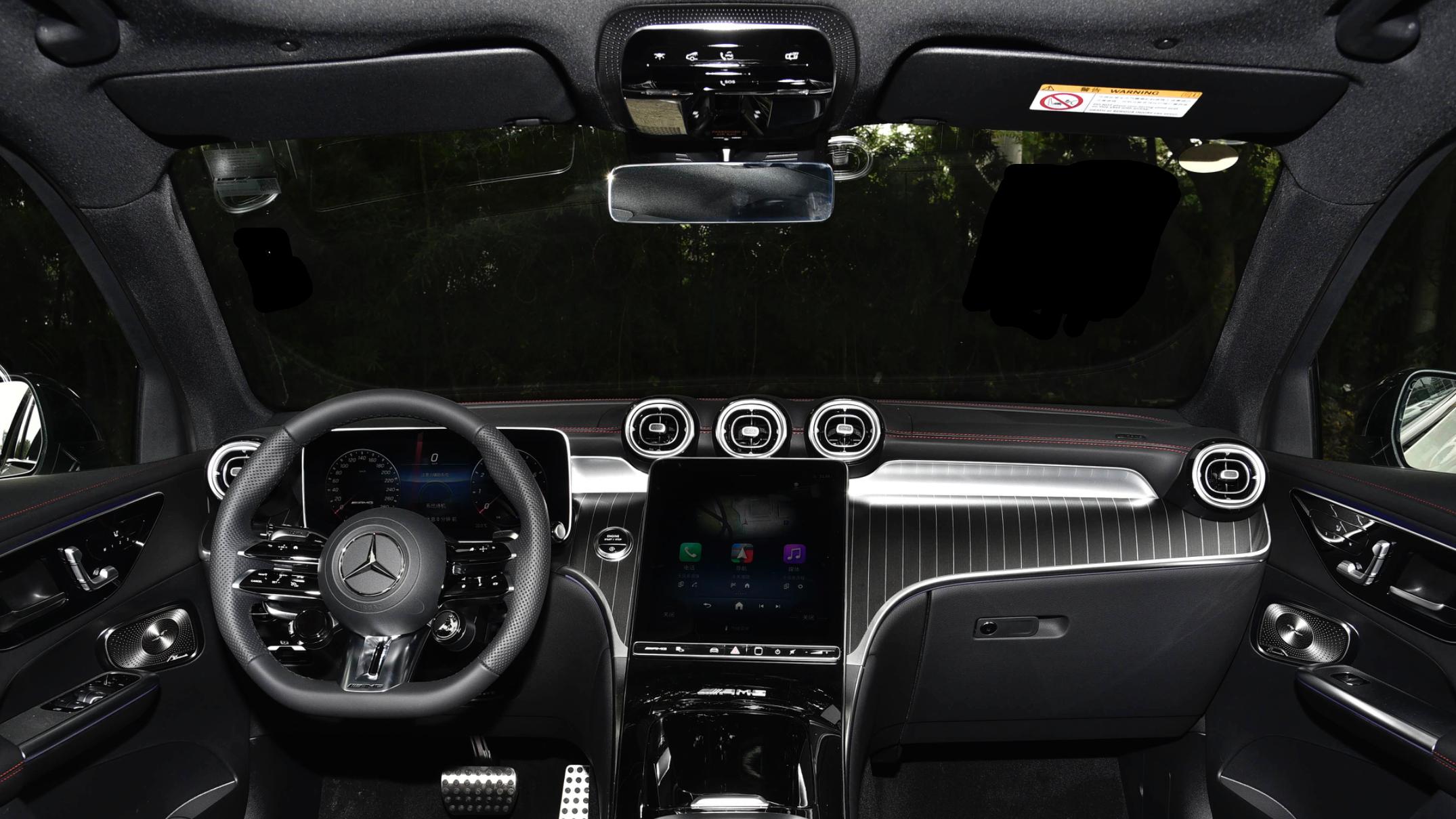 梅赛德斯又一力作，轿跑SUV车身，搭载六缸发动机，可选漂移模式