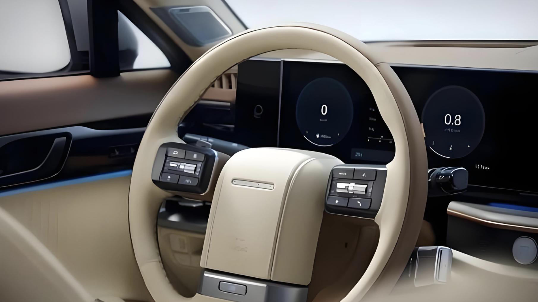 ‍韩系豪华轿车，轿跑式车身设计，配双液晶大屏，还有3套动力组合