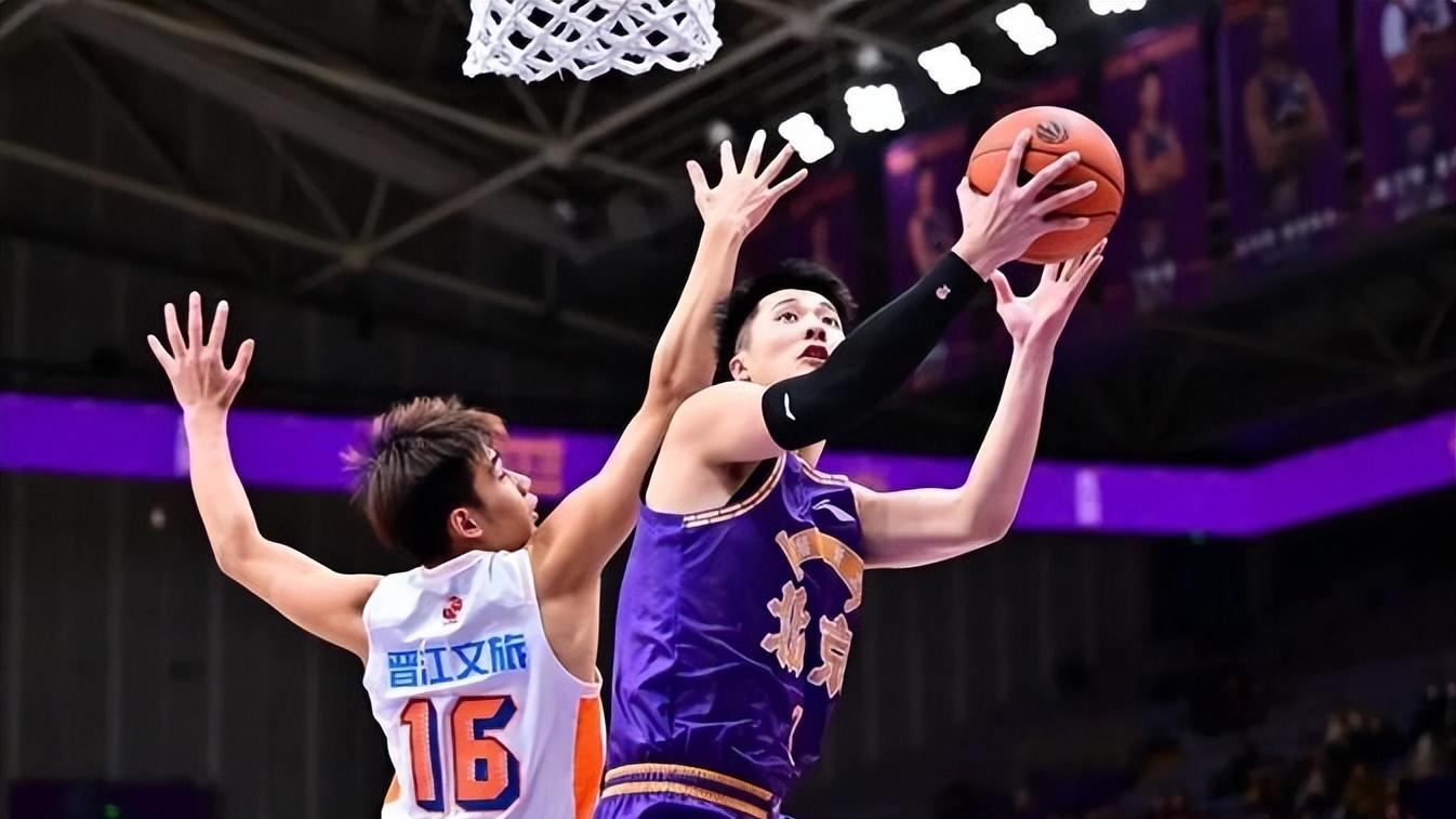 北控领先20多分被逼平，曾凌铉三分球9投9中没人防，这事真不怪张庆鹏