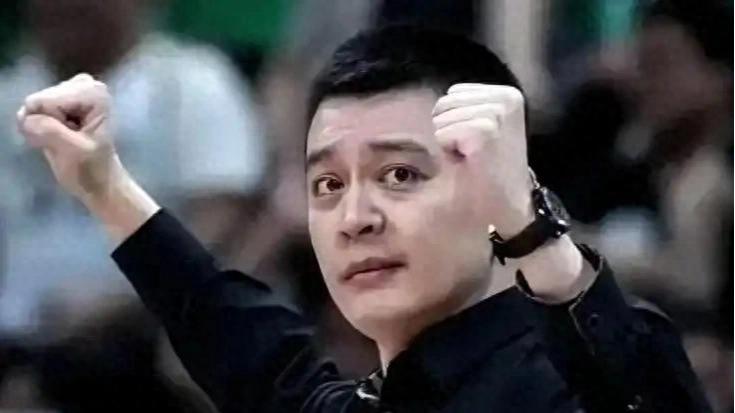 杨鸣点名！中国男篮三大定海神针正式确立，逆转日本全靠他们撑着