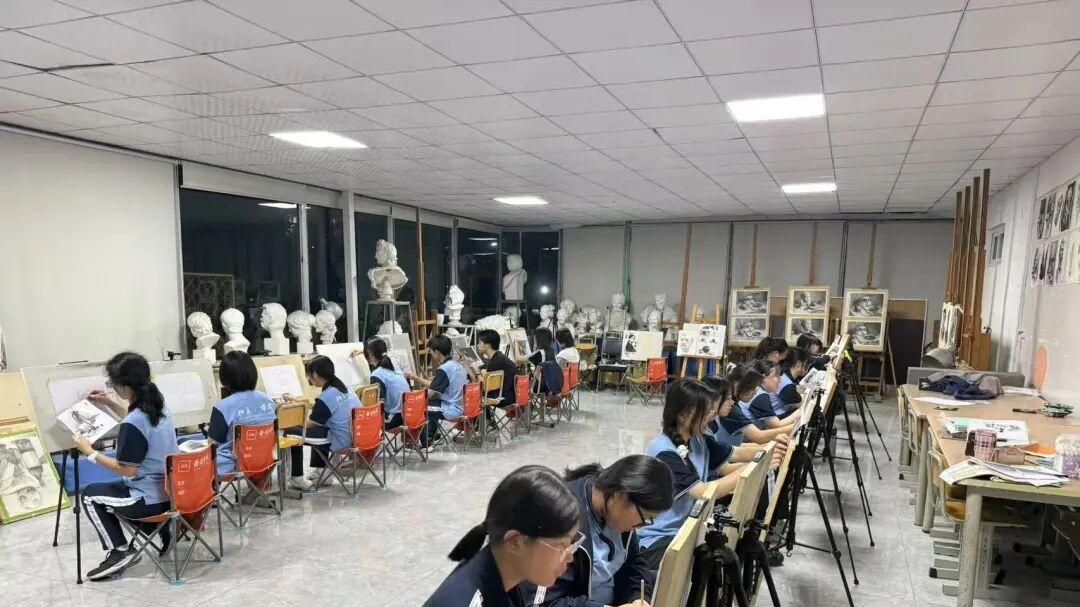 博文分享：2026 年房山区 “共创未来” 美术赛事我校学子斩获佳绩