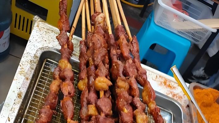 网红大羊肉串批发价曝光，怪不得那么便宜，生产商：鸭肉+羊油