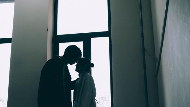 外遇就像人生路上的毒花