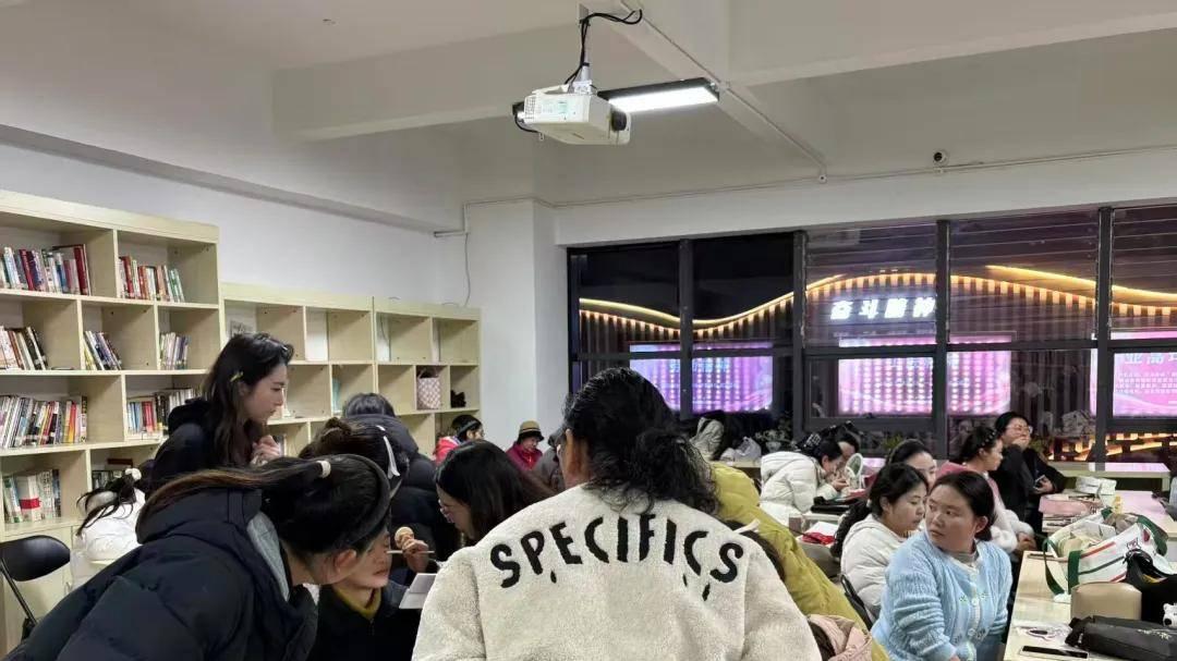 亲民价格多元课程！800人验证春城职工夜校“真香”课堂