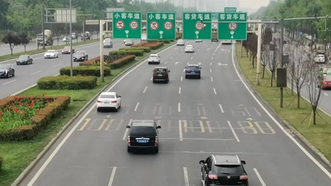 为什么十年以上的二手车不建议卖？想保值就在这个车龄把车卖掉！