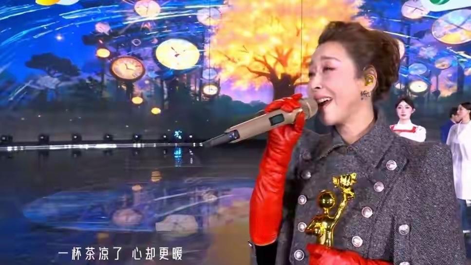 芒果台元宵喜乐会“真唱”幌子下的狂欢与尴尬：收视夺冠，现场却成“对口型大会”？