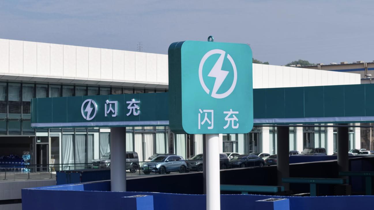 车企4月销量成绩一公布，比亚迪又又又卖爆了！