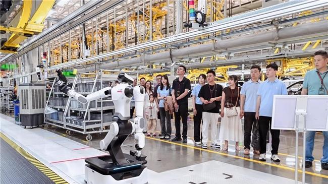 赛力斯超级工厂探秘：全新一代问界M9系列背后的三大创新与六大体系