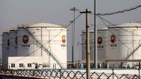 谈判前先挑走伊朗筹码，美国出招制裁中国炼油厂，想着一石二鸟
