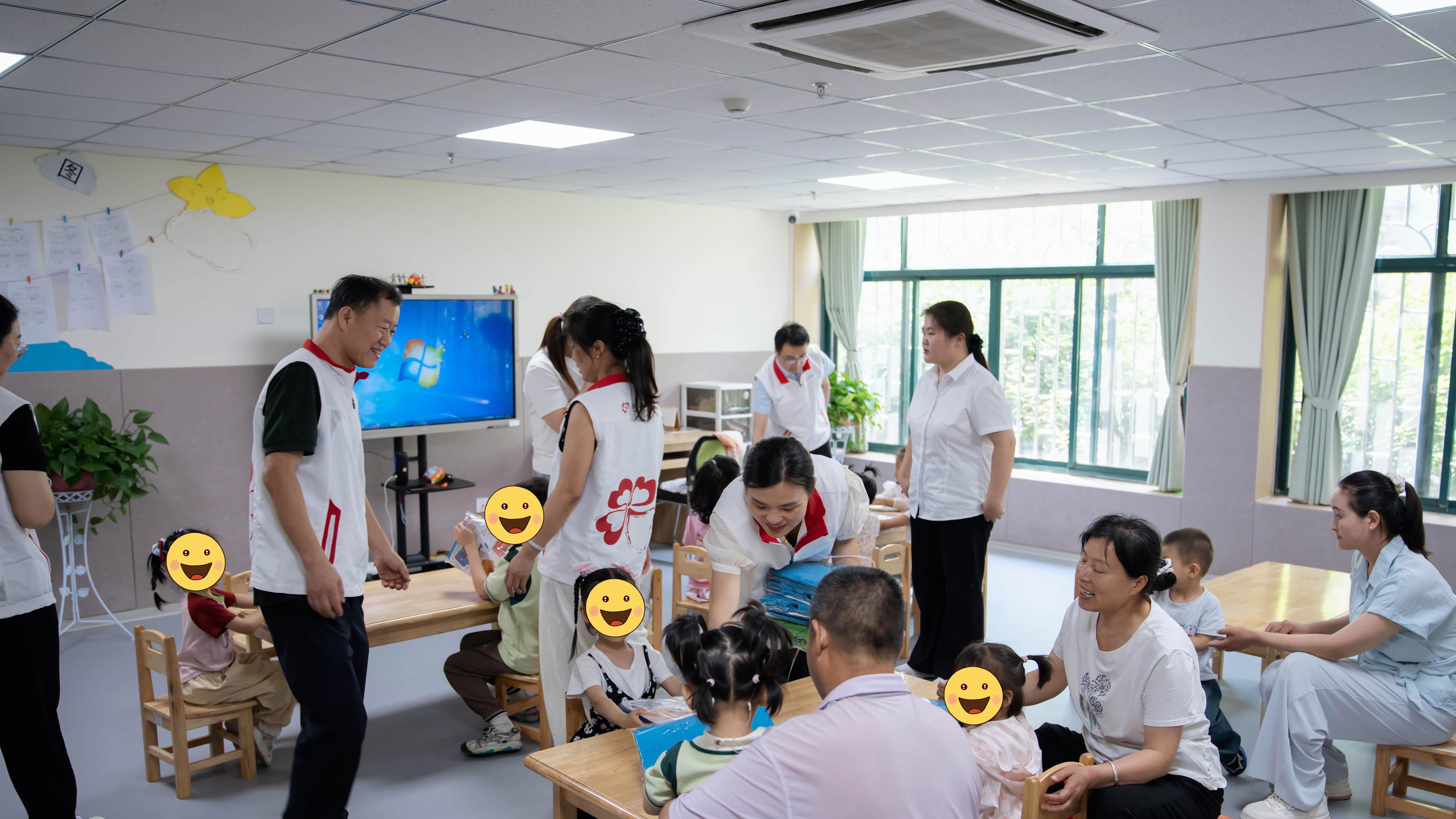 智善儿童康复医院联合百年人寿开展关爱儿童公益活动