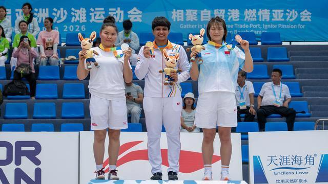 亚沙会女子摔跤：印度普里娅摘金 中国李文吉夺铜