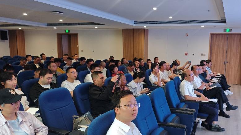 宝职教师进企业 安全知识送到岗