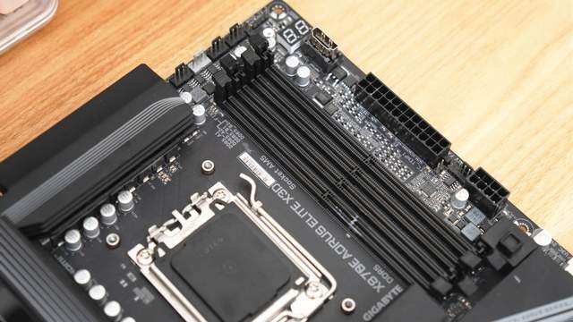 技嘉专属的X3D鸡血模式2.0到底咋样？X870E X3D小雕主板数据实测