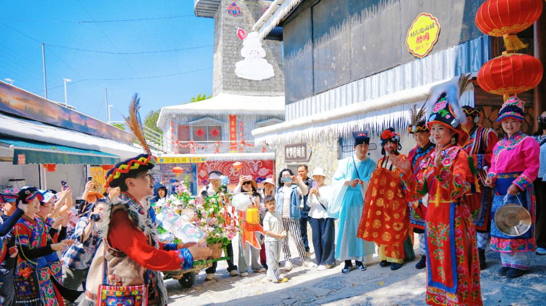 云海拾趣 乐享羌山， 九皇山打造五一假期全家欢乐出游新体验