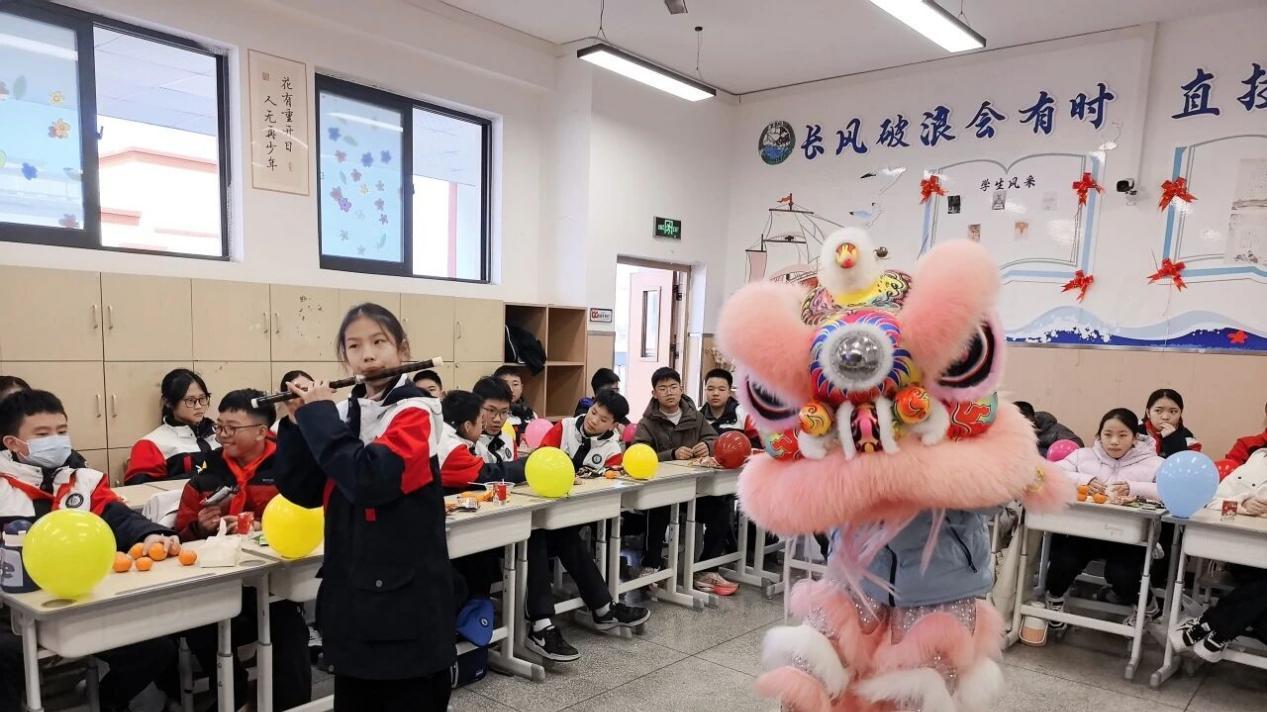 西南大学附属中学荣昌实验学校初2028届学子以美育之名点亮新年