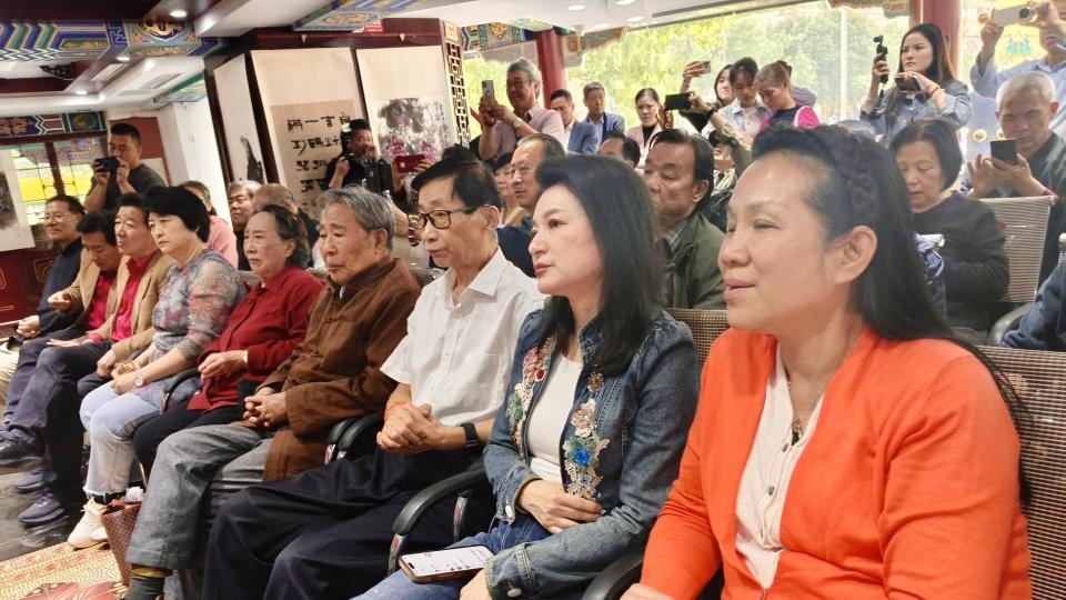 扇藏雅韵 墨润京华——青钱柳迪可莱茶助力名家艺韵书画扇子双展在京盛大启幕——UC头条