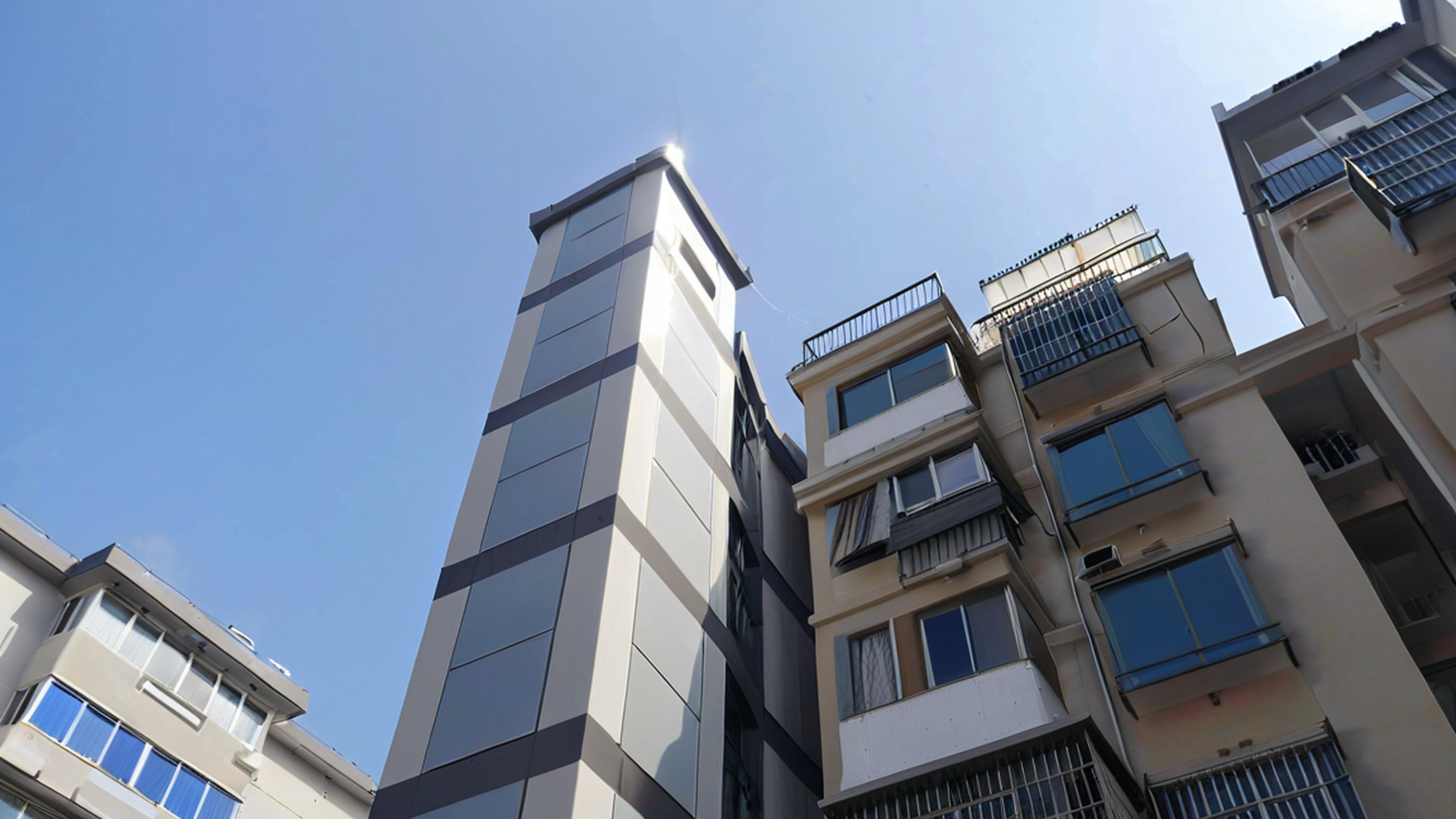 老楼电梯的运行时的晃动幅度有没有安全标准？