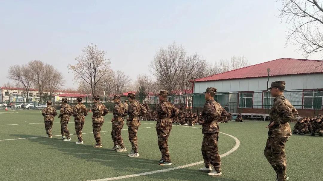 军事训练与心理疏导相结合：青少年叛逆行为的科学干预模式【迈向阳光】