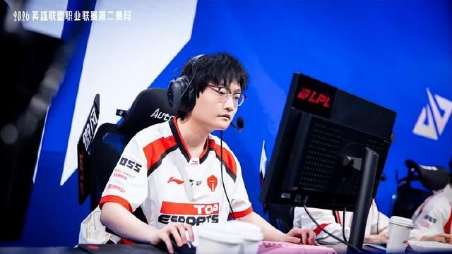 TES阿水复出状态低迷，首战被打爆头都晕了！或迎开赛两连败？