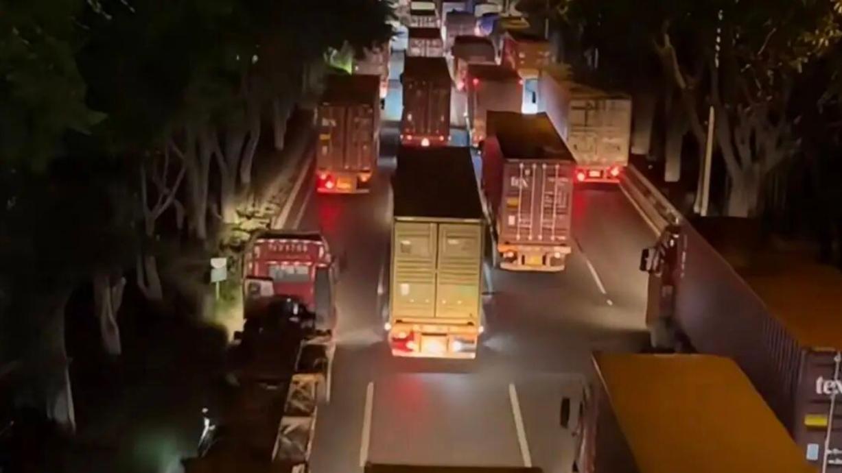 货车司机老龄化：60岁老哥仍在奔波，年轻人缘何望而却步？