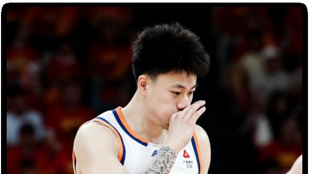 抱头被绝杀无所谓！张镇麟夺冠遮百丑？他在男篮仍难有表现