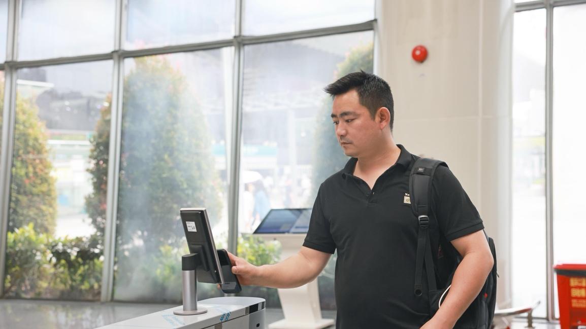 从“人找车”到“精准汇合”：政企协作破解枢纽接驳难题