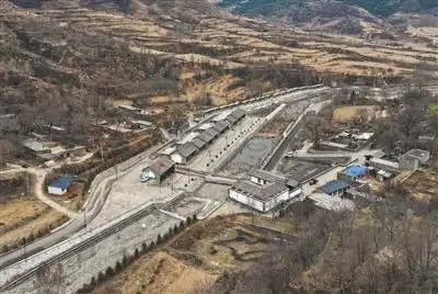 财政紧张仍“没景硬造”，仅一个人头脑发热吗？