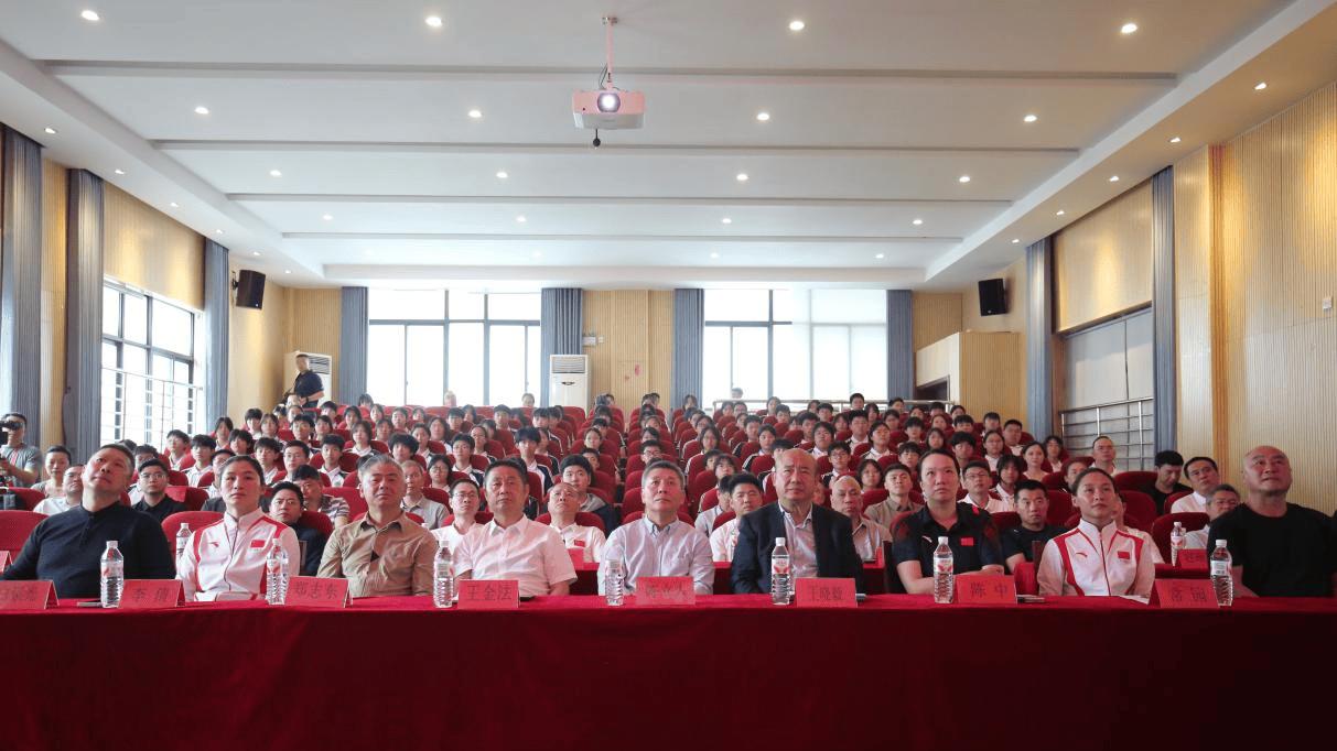拳力助成长 公益润童心——中国拳击协会体教融合乡村振兴公益日（乐清站）温情举行