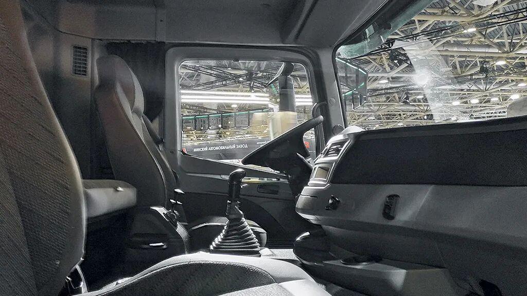 这款俄罗斯新款卡车，怎么“福气”这么重？中国卡车公司设计，俄罗斯组装？