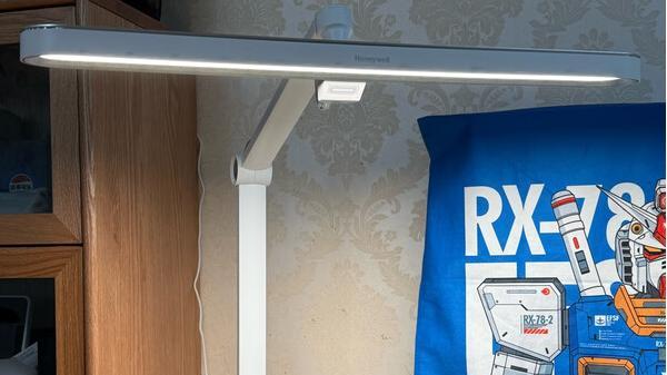 护眼灯哪个品牌最好？护眼台灯十大排名品牌横评解析，聚焦光谱