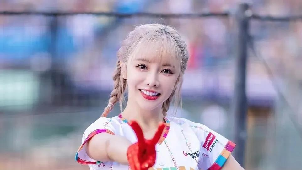 巫苡萱：从素人到网红，台湾省新生代网红的真实成长记！