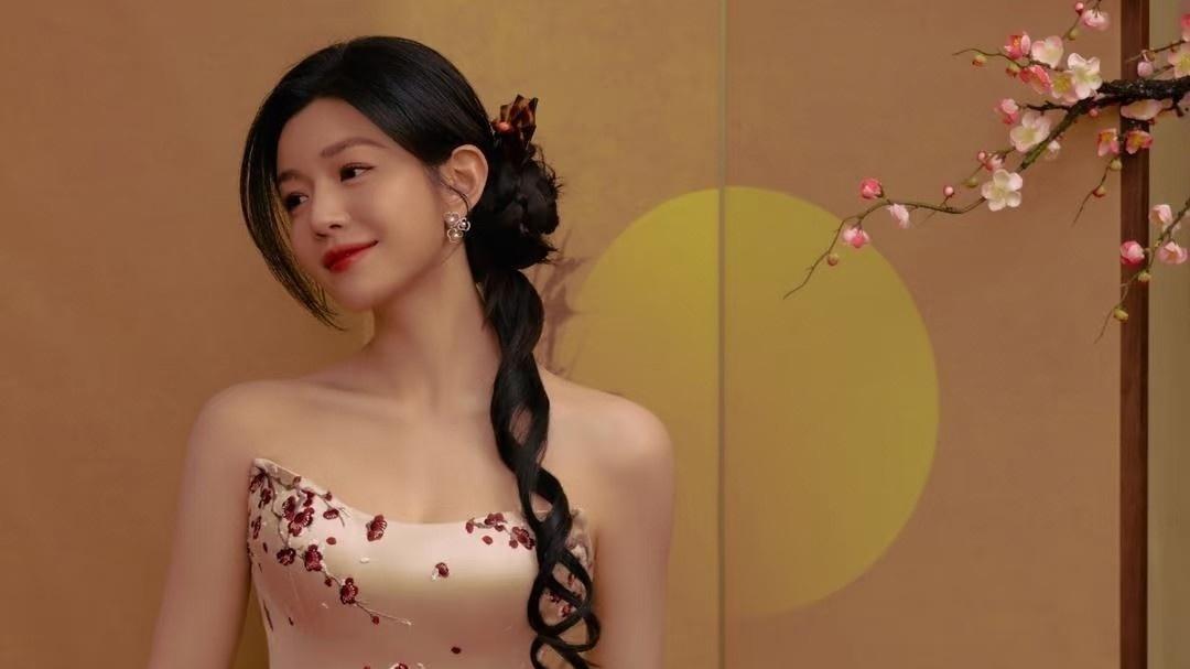 瘦了15斤的陈妍希什么样？42岁穿出新中式惊艳感