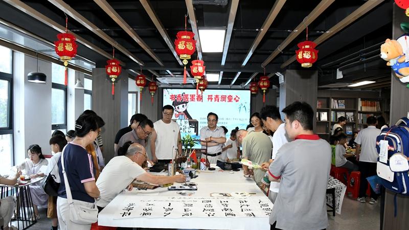 书香遇墨香，丹青润童心——潢川县举办端午假期艺术体验活动