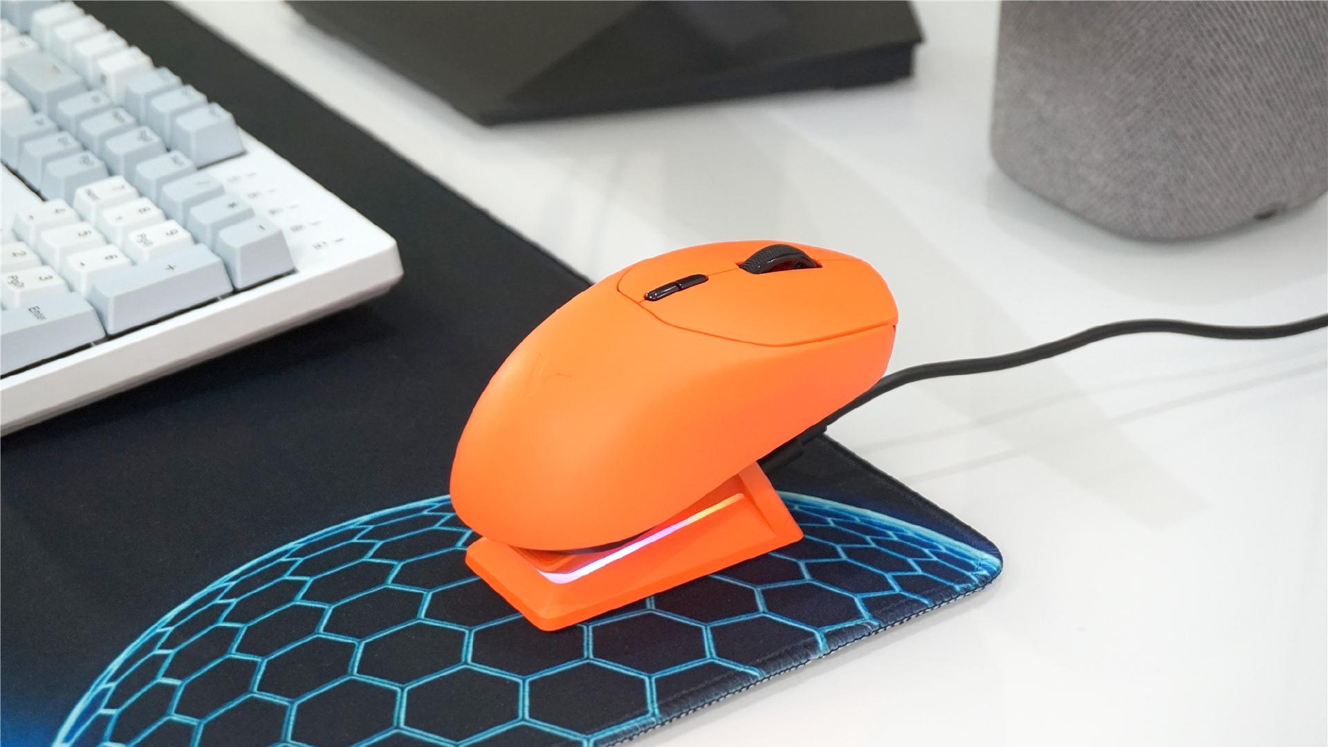 新年桌面焕新！雷柏VT1双模无线电竞鼠标焰影橙，颜值性能双满分