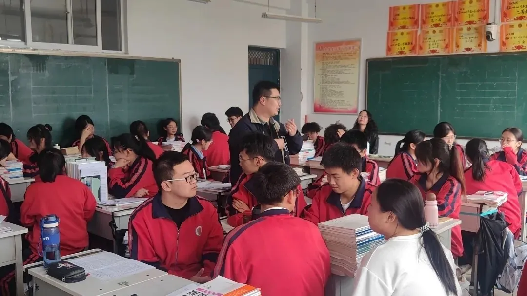 暖心护航助高考 心理赋能伴成长——专业心理团队走进忻州三中开展高三心理减压活动