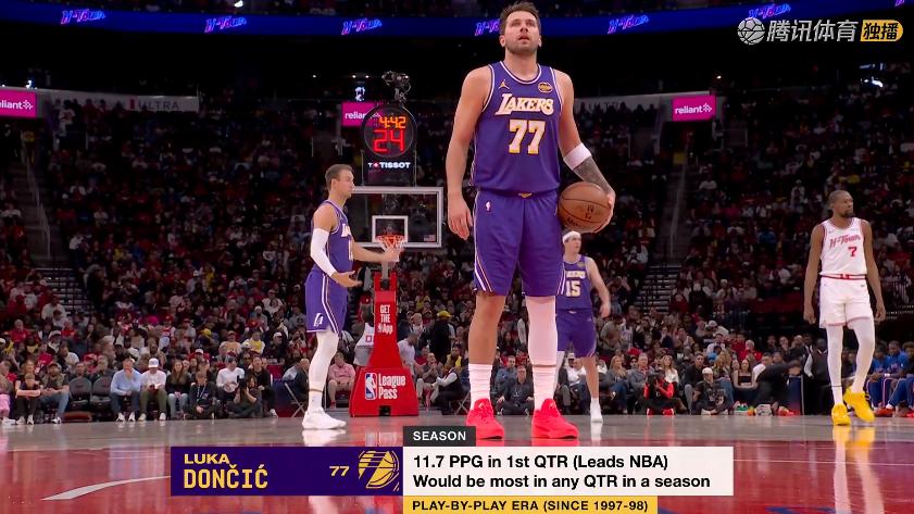 火箭憾负！申京27+4+10，赛后杜兰特走入通道，申京抱住东契奇