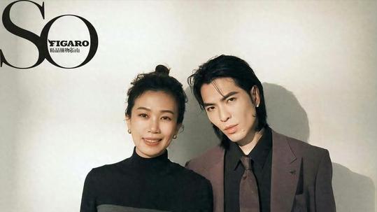 相差14岁的爱情，究竟能有多甜？萧敬腾夫妻最新封面给出了答案