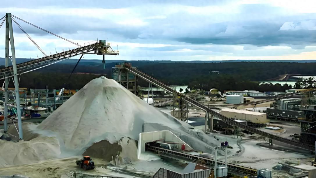 中国关键矿产99%精炼占比背后的危机，另一组数据让人心惊肉跳